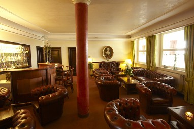 TOP Hotel Jagdschloss Niederwald: Bar/Lounge