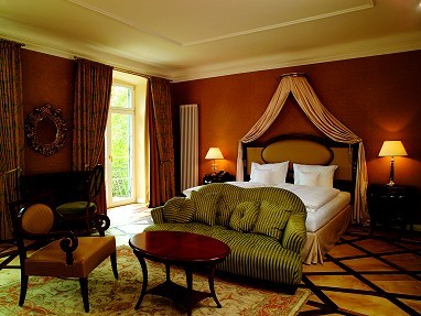 Hotel Schloss Neutrauchburg: Zimmer